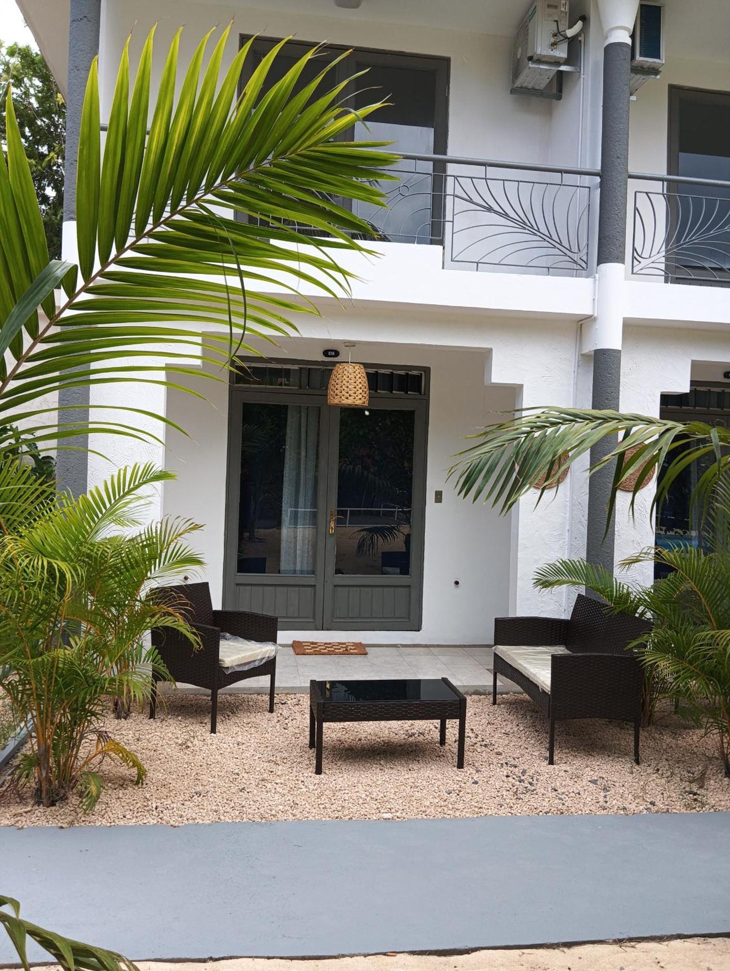 Exotica Sense Aparthotel Flic-en-Flacq Exteriör bild